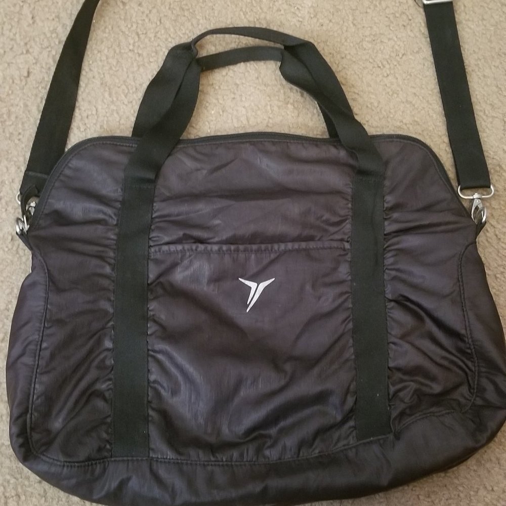 old navy gym bag / shoulder bag